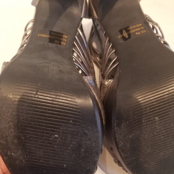 Qupid Sexy Grey Platform Heels Zipper Back Comfortable Lightweight Women Sz 4.5 - Picture 5 of 5